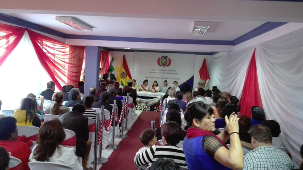 Reconocen a 9 personajes con medalla Guadalquivir