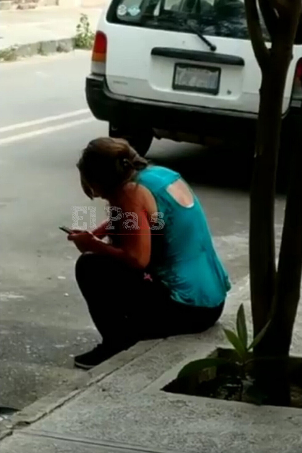 Mujer lucha por su vida tras ser apuñalada por su pareja
