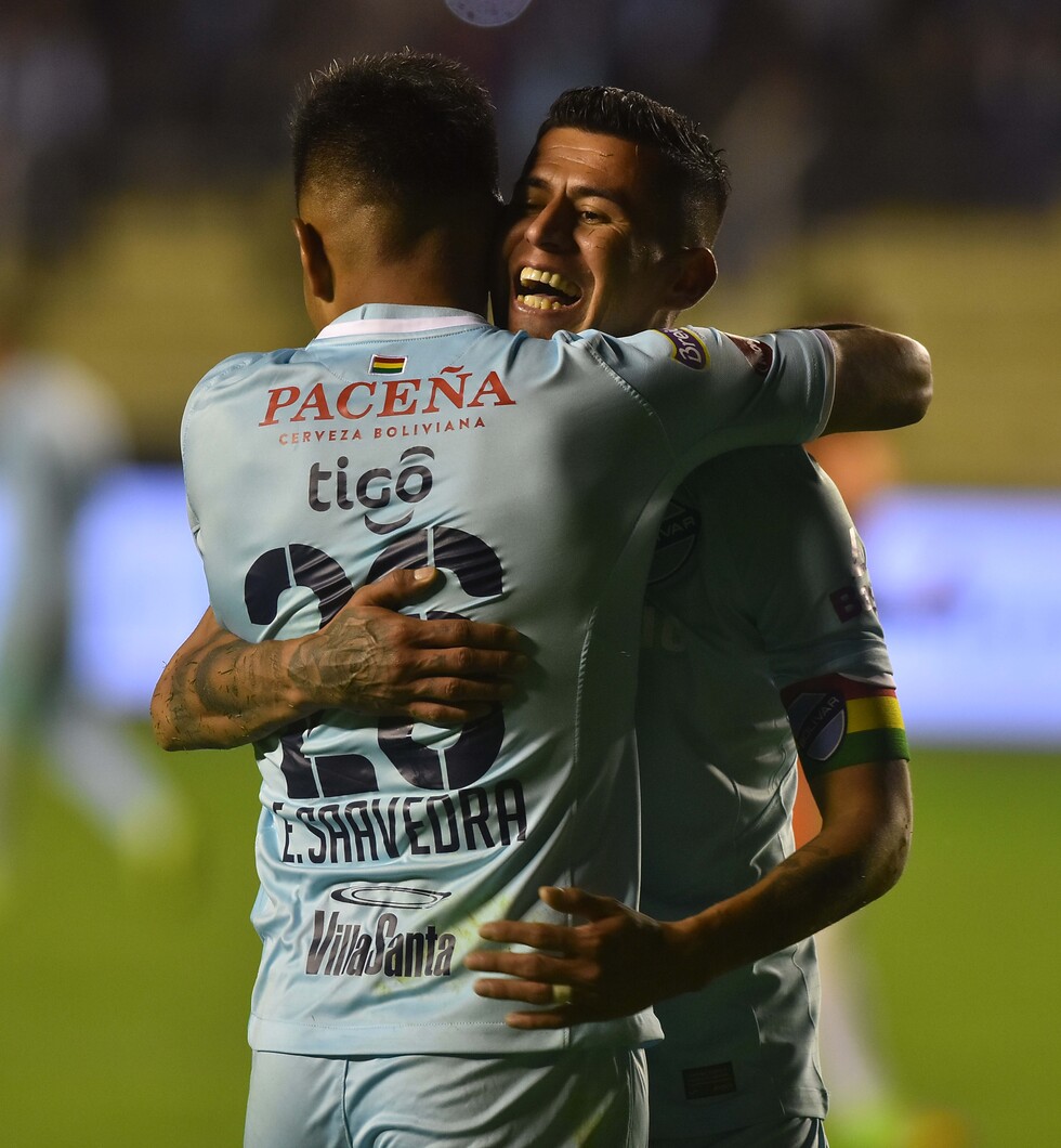 Bolívar gana a Blooming y toma el mando del torneo