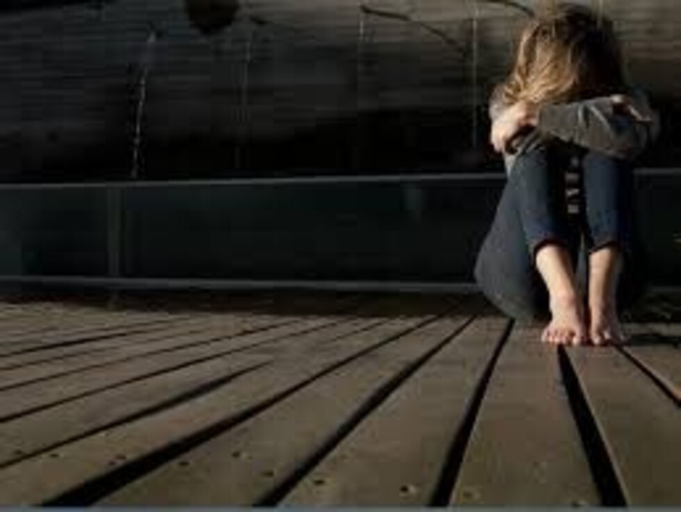 Fue preso por violación y en la cárcel abusó de su hija