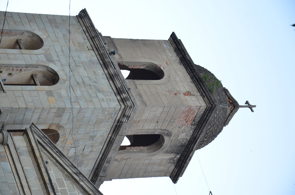 Oliva firma contrato de restauración de la Catedral