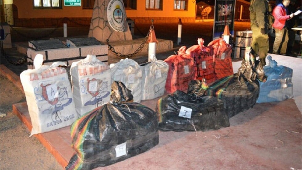 Detienen en Argentina a un boliviano con 380 kilos de cocaína