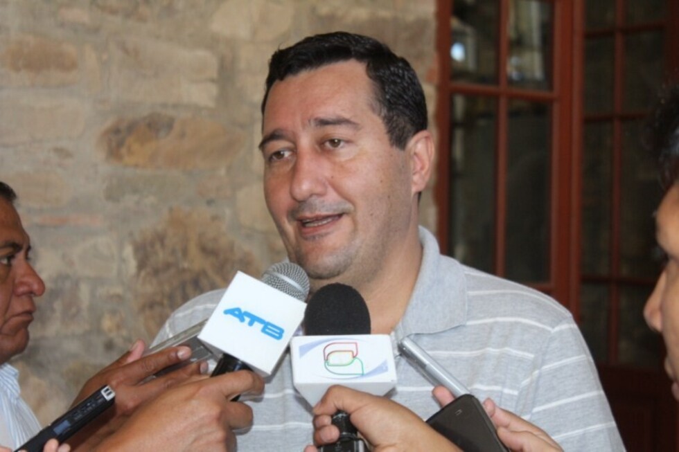 Concejales evalúan contrato para empedrado