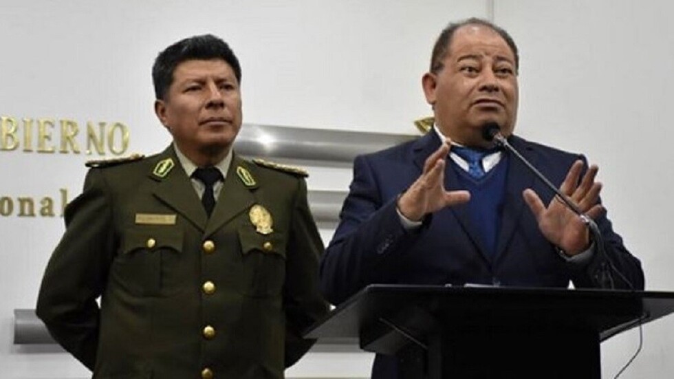 Ministerio de Gobierno no descarta procesar el excomandante Delgado