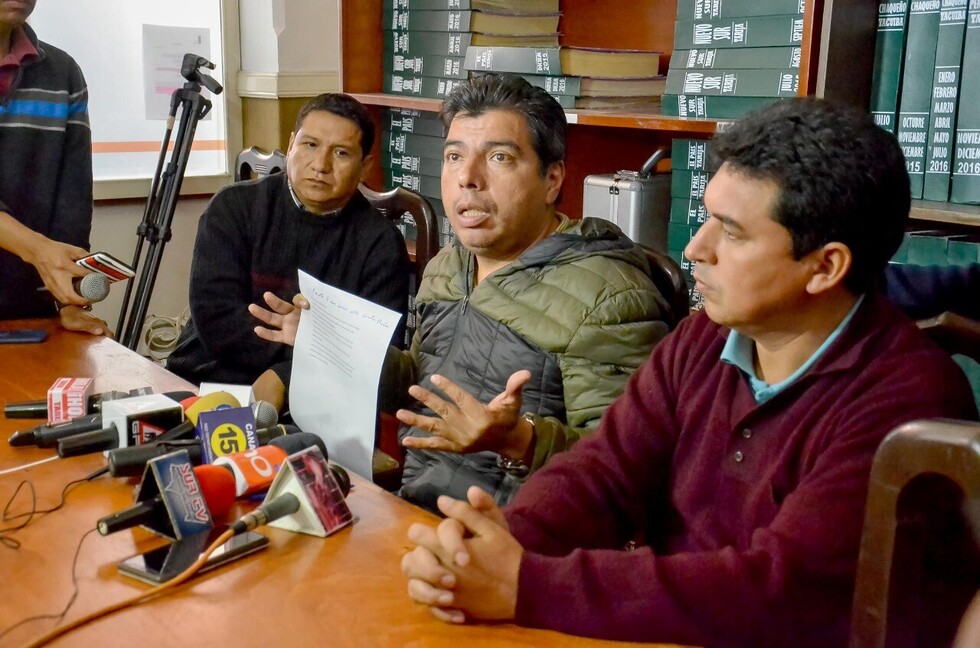 Exigen igualdad de condiciones políticas entre gobernadores y presidente Morales