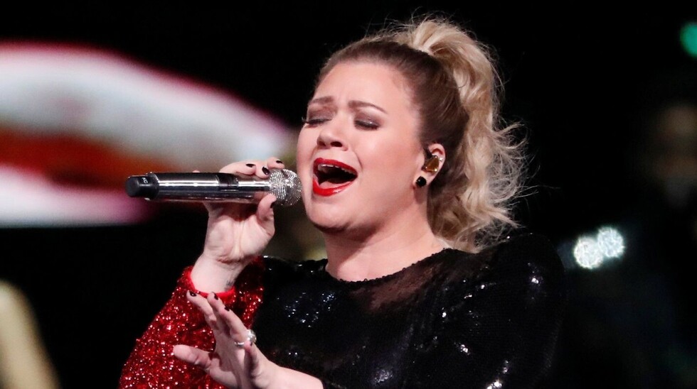 Operan a Kelly  Clarkson tras  los BMA 2019