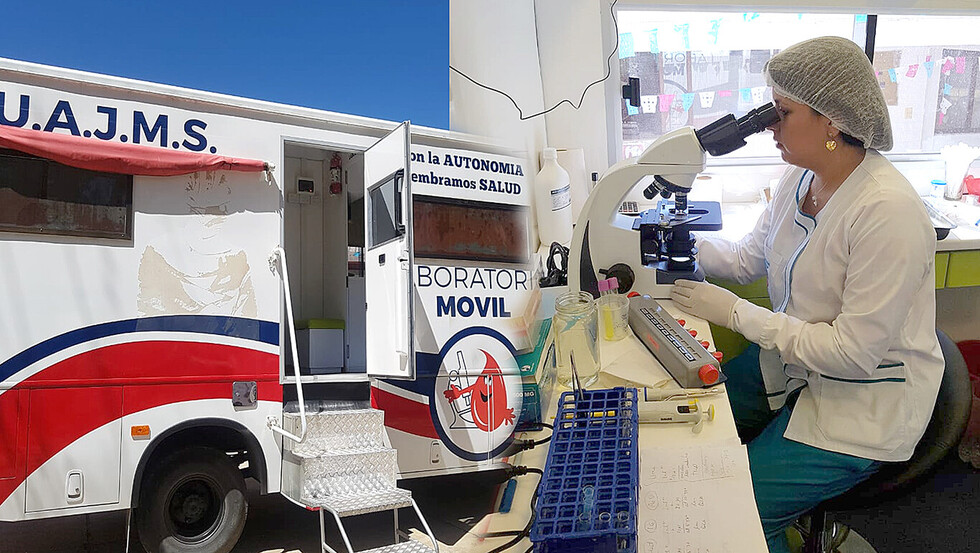 Despliegan laboratorio  móvil a 4 comunidades