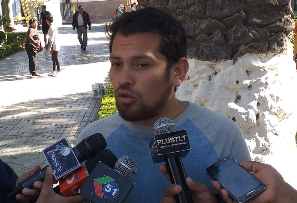 “Se taponan muchas generaciones por políticos que llevan 20, 25 años ejerciendo”