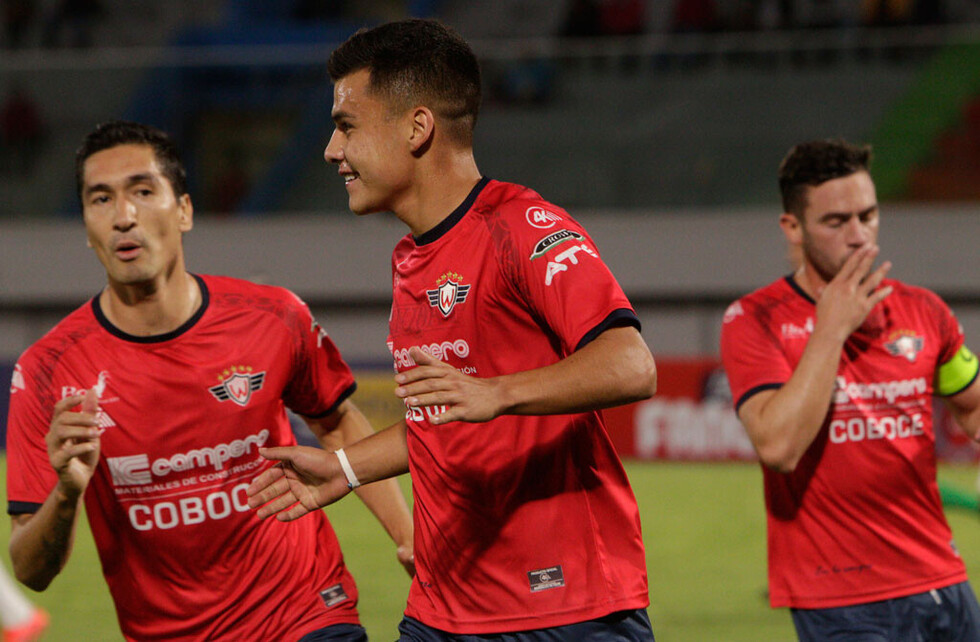 Los campeones juegan un clásico sin trascendencia