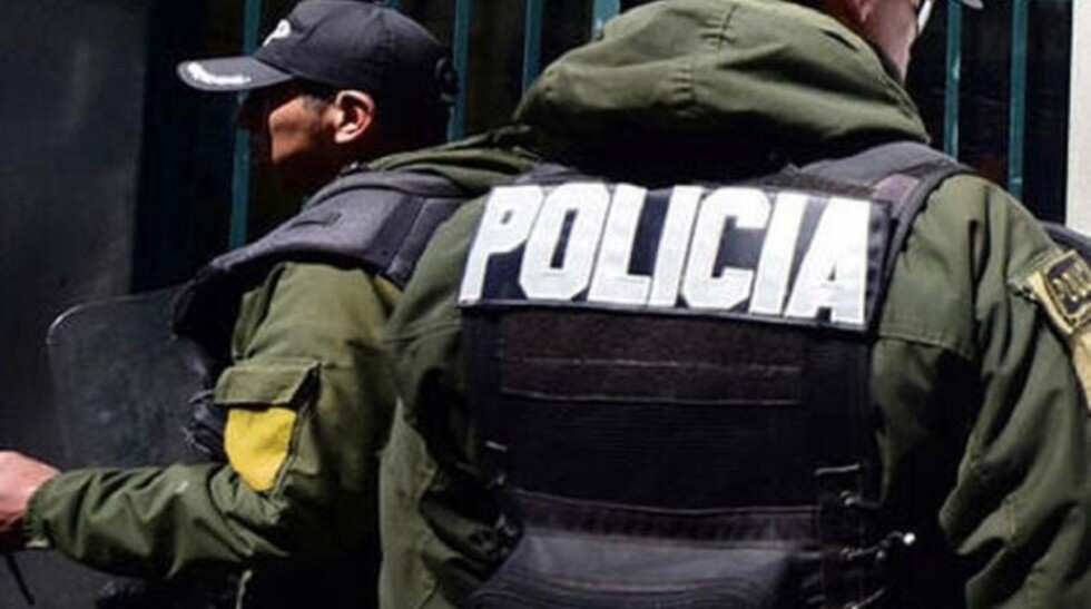 Arrestan a 2 personas que se hacían pasar por Policías en Tarija