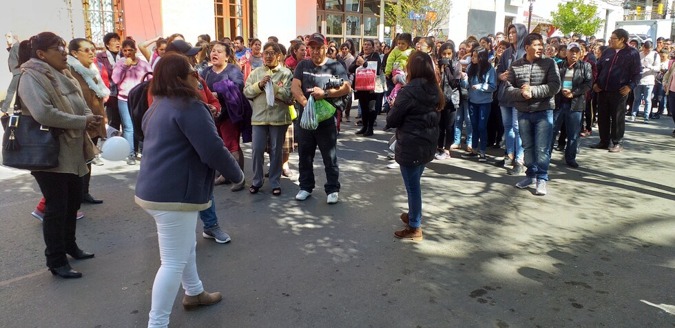 Ni el Ministerio ni la UNO dan salida a más de 400 afectados