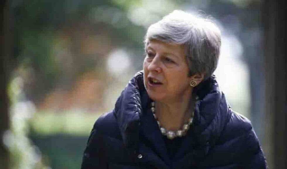 Crece clamor para que May renuncie en Reino Unido
