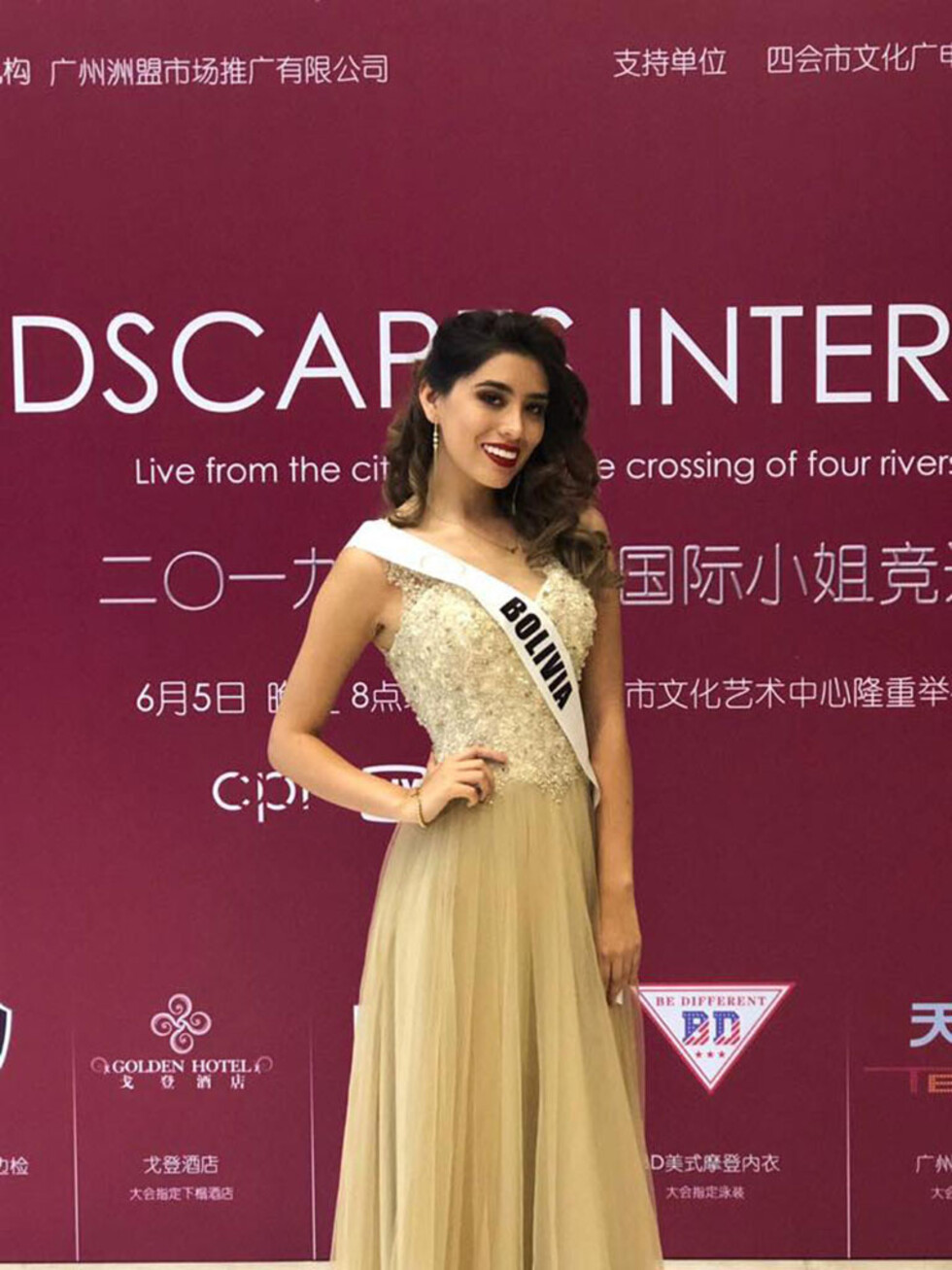 Sarah Terán compite  en China