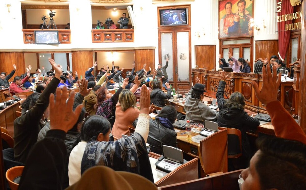 Legislativo aprueba modificación a la Ley Marco de Autonomías