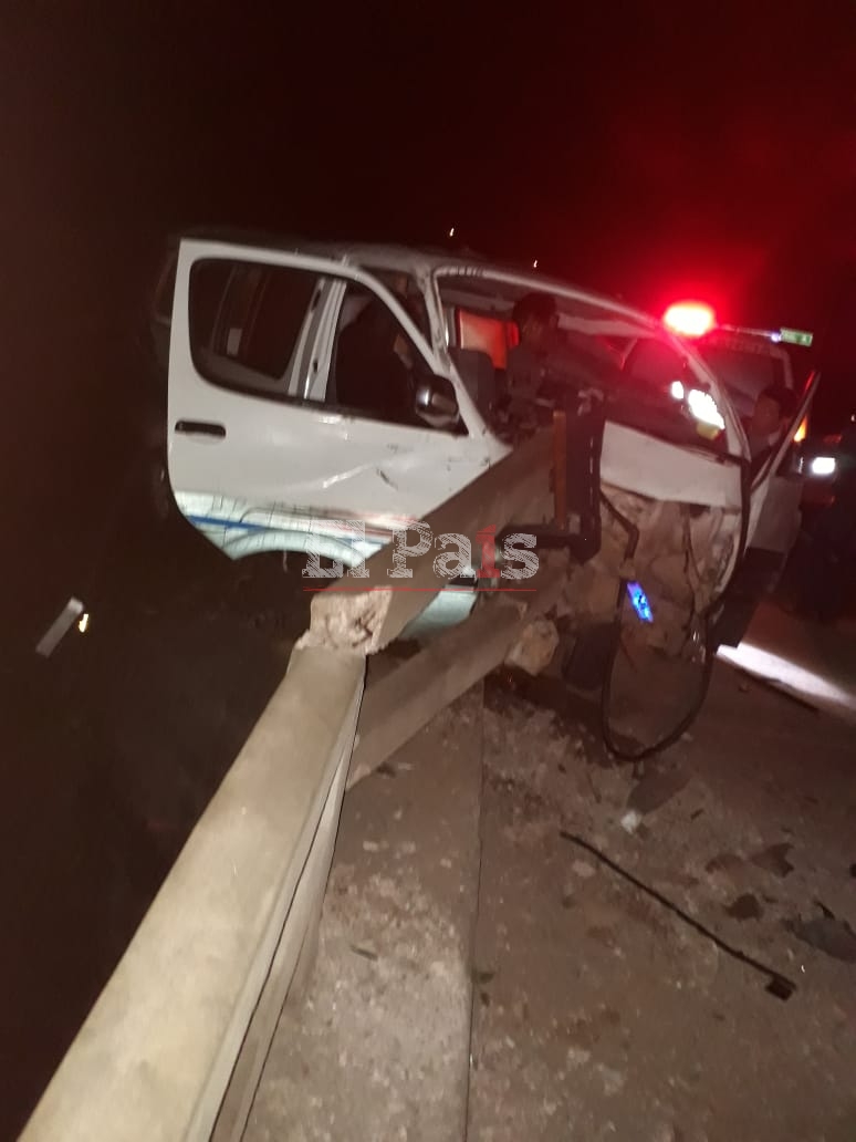 Se quedó dormido y colisionó contra la baranda de un puente en Caraparí
