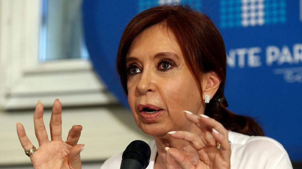 Expresidenta denuncia que “campaña judicial” ya comenzó