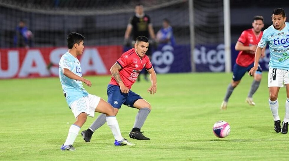 Wilstermann y Aurora reiniciaron sus entrenamientos