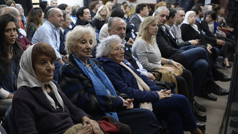 Abuelas encuentran al nieto 130