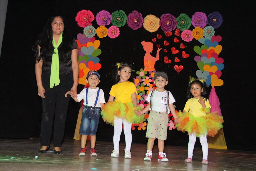 Gran festival de danzas infantil