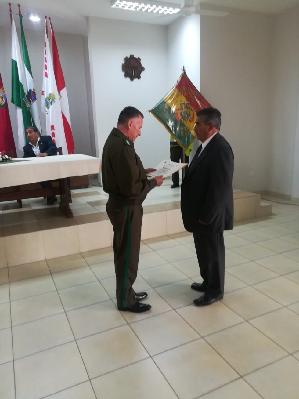 Realizan reconocimiento a funcionarios de la Policía que brindaron más de 30 años de servicio