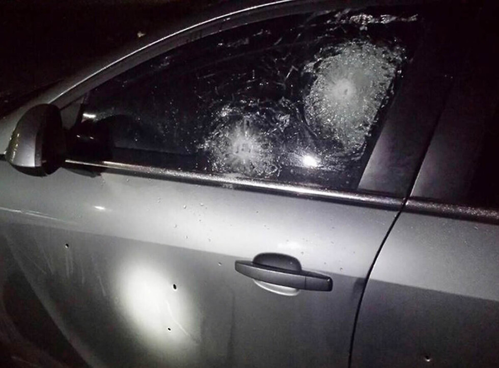 Intentaron robar un vehículo en el barrio La Pampa y fueron atrapados