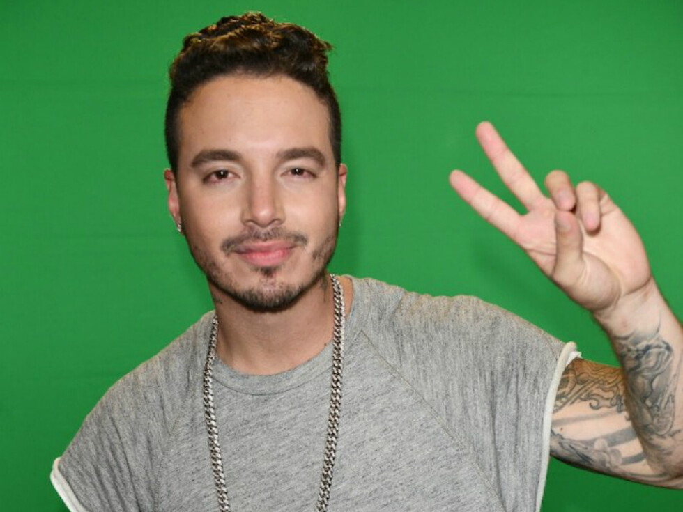 J Balvin armó  un dueto con  un piloto