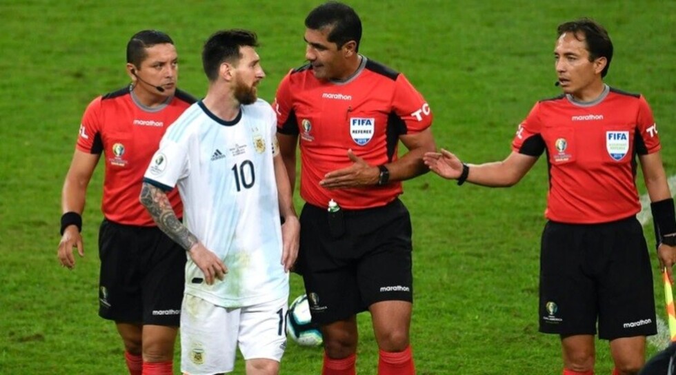 Argentina envió a Conmebol una dura carta por el último arbitraje