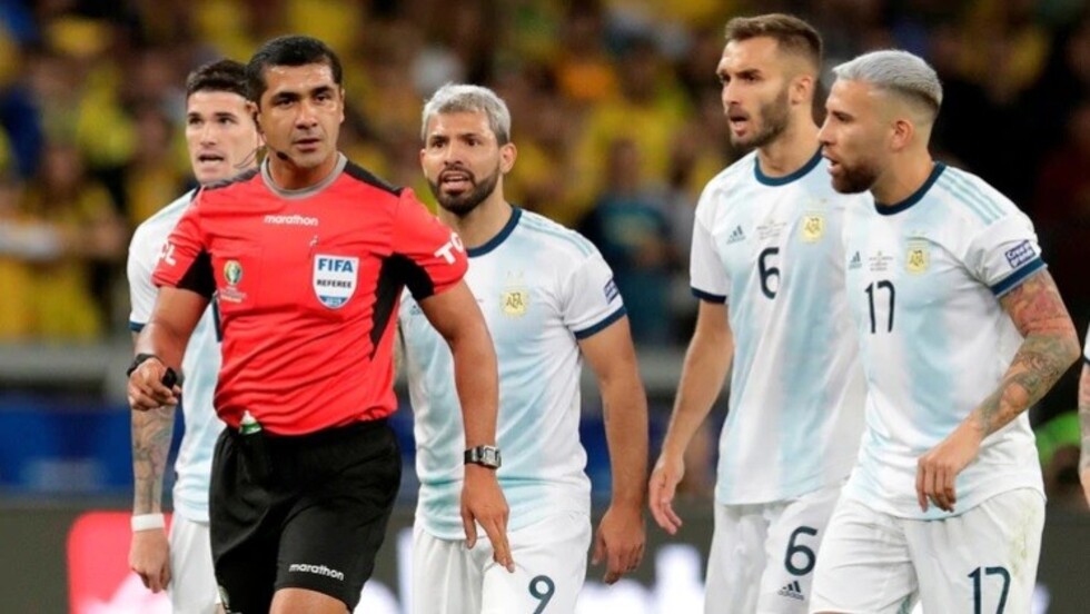 Zambrano habló sobre los penales que pidió Argentina