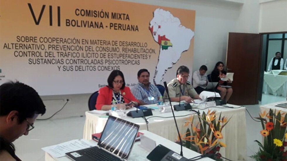 Bolivia y Perú se reúnen para tratar la lucha antidroga