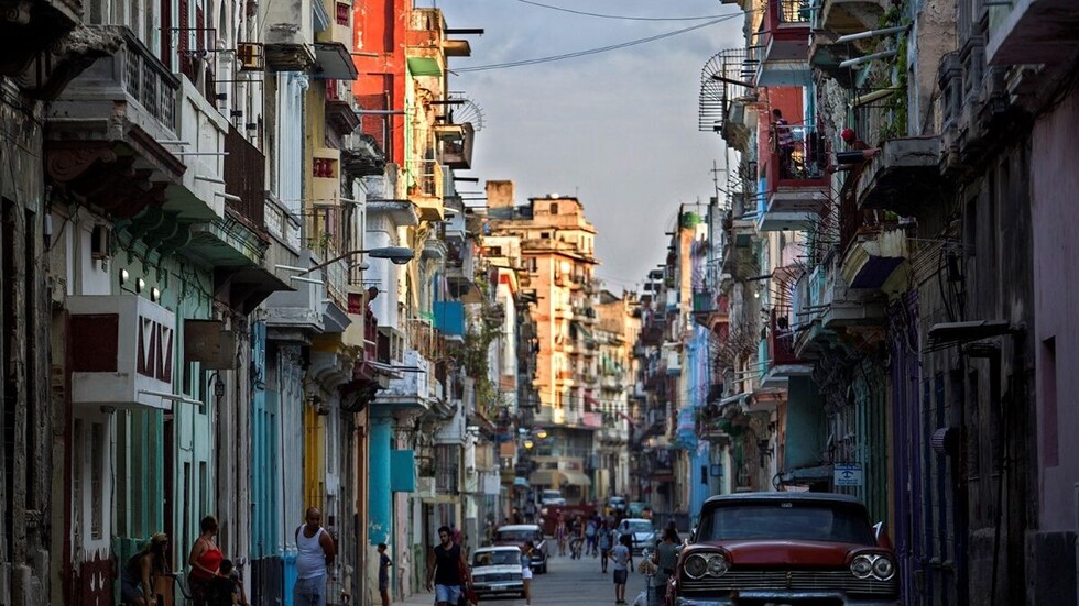Cuba aprueba ley que permitirá designar a primer ministro, mantiene sistema de partido único