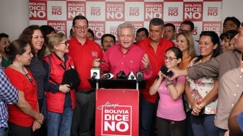 Renuncias, sentencias, amenazas y listas marcan la semana política