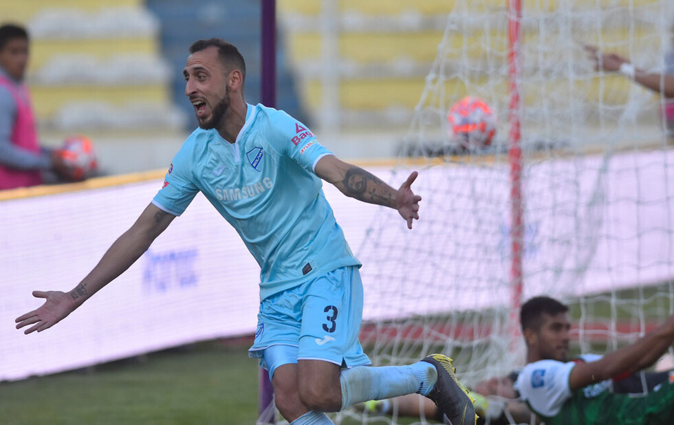 Bolívar le gana a un clásico rival con remonta al final