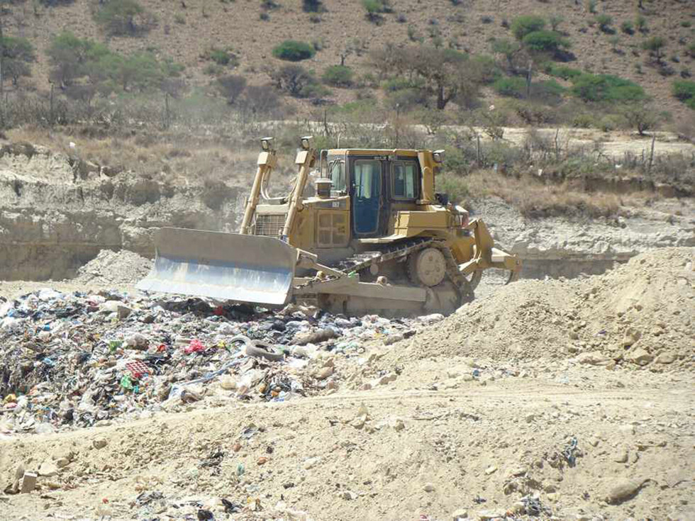 Emat inició el enmallado del vertedero de Tarija
