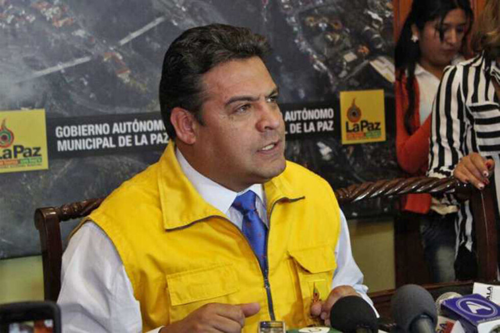 Analizarán posible reducción de costos de pasajes en La Paz
