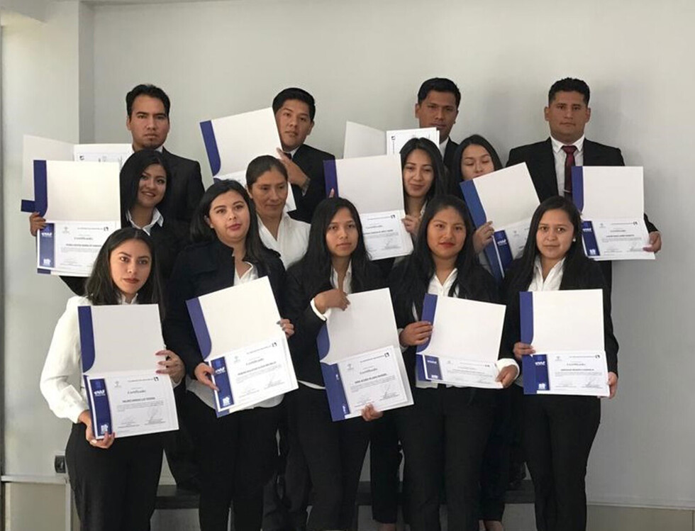 Impuestos certificó a estudiantes de la UPDS