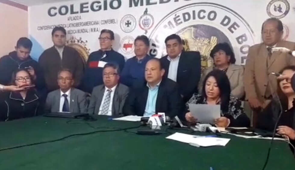 Sector salud advierte con paro indefinido si se toca a sus dirigentes