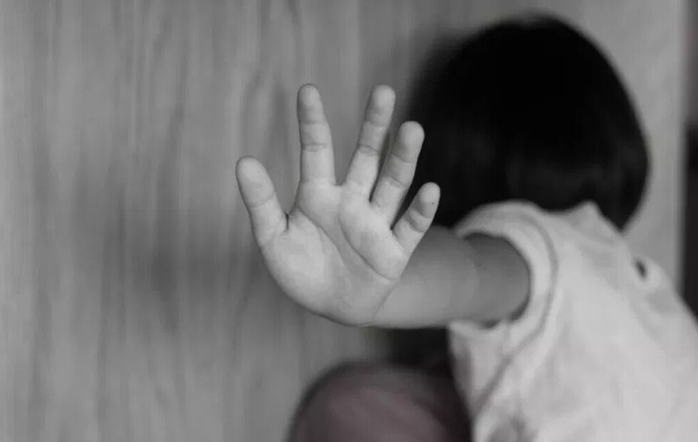 Una niña violada fue abandonada en una iglesia