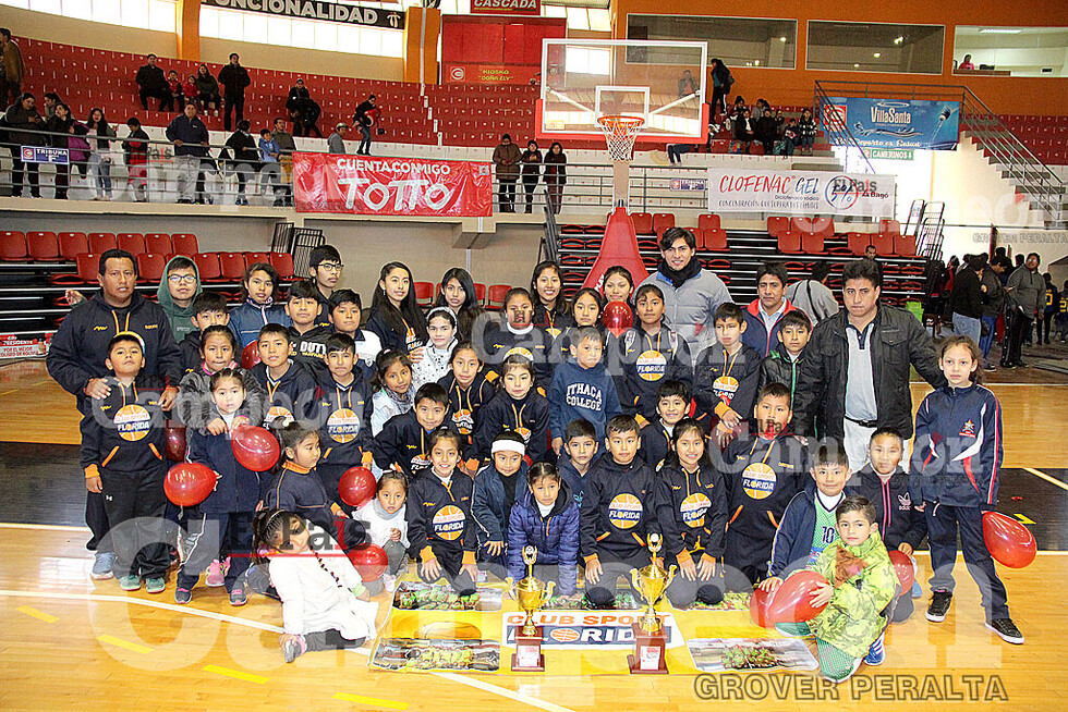 Postales de la premiación de la temporada pasada e inauguración de la nueva del básquet