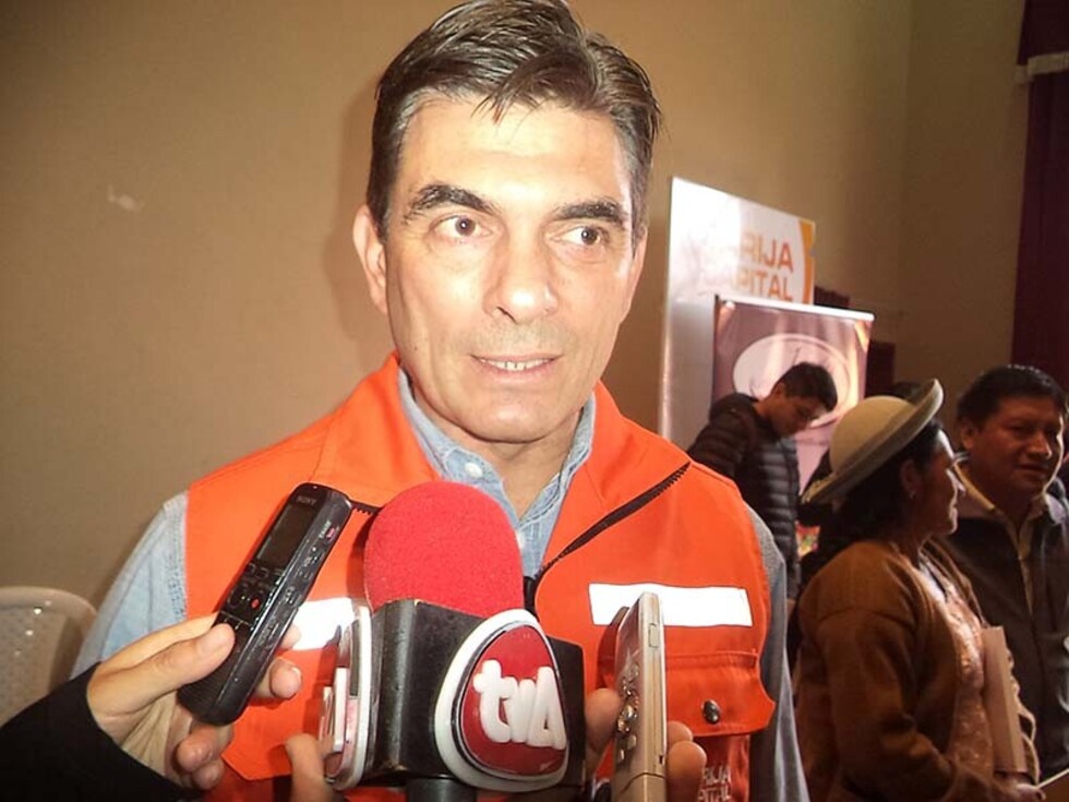 Barrios de Tarija reciben maquinaria y servicios a través de "Plan Mi Vecino"