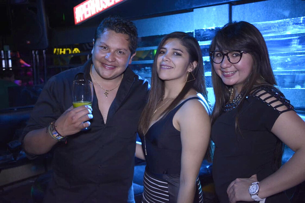 Noche de baile en la discoteca