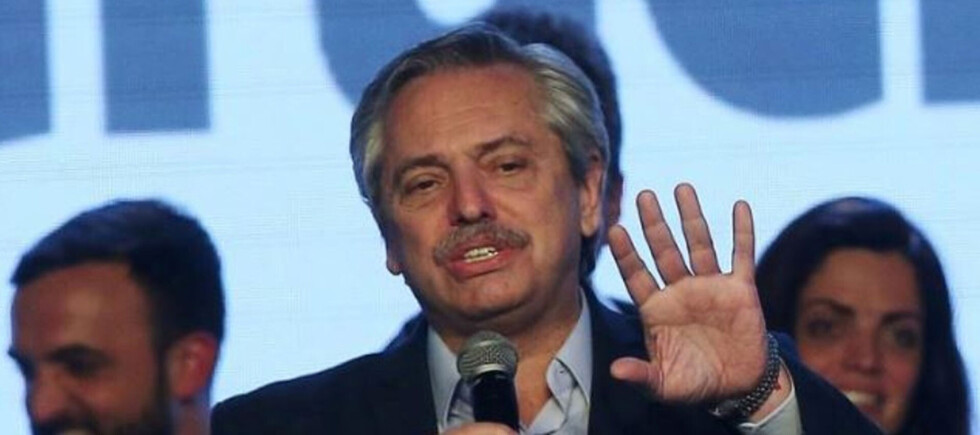 Funcionarios del FMI se reúnen con Fernández