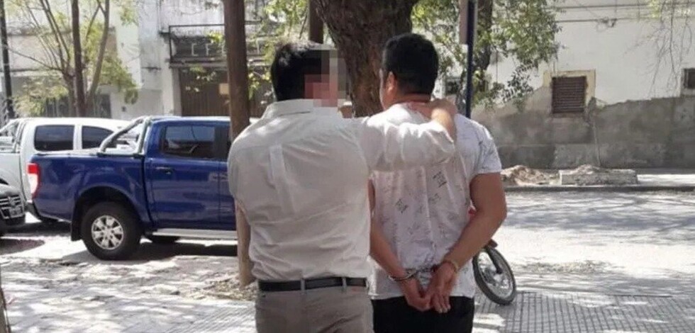 Capturan a docente que violó y embarazó a alumna