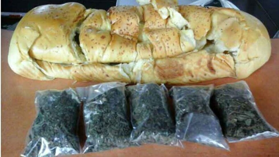Llevó pan con droga a su novio en la cárcel