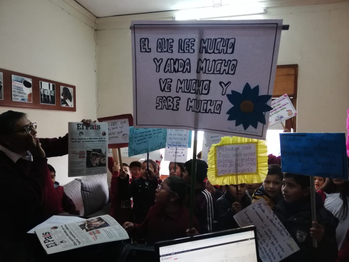 No es una manifestación, conoce por qué niños escolares llegaron "gritando" a El País