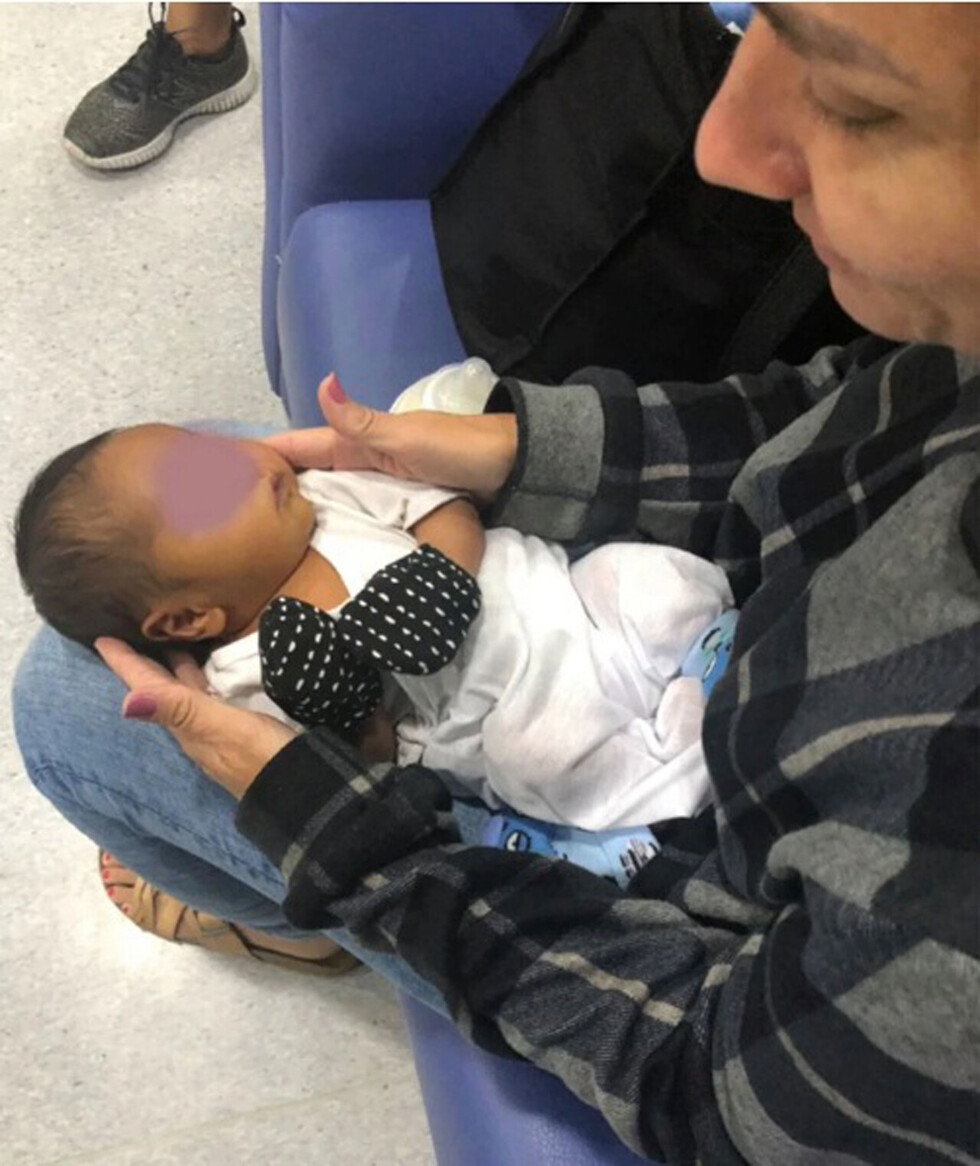 Mujer trataba de salir de  Filipinas con bebé ajeno