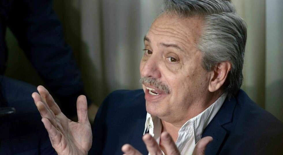 Opositor Fernández amplía ventaja sobre Macri, dicen cuestionadas encuestadoras en Argentina