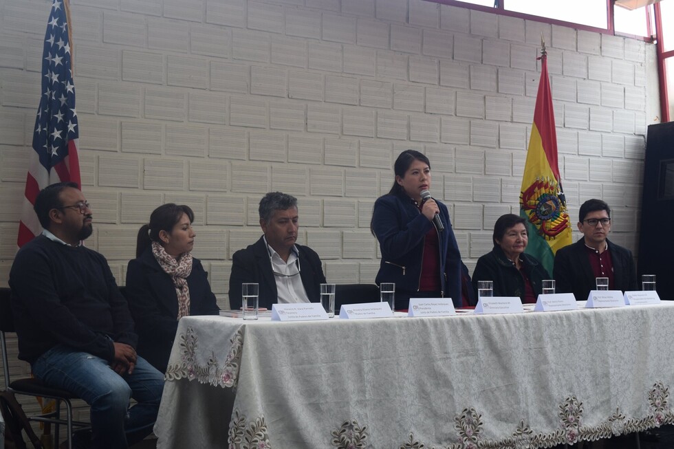 CBA y colegio Felipe Palazón de Tarija establecen alianza para el aprendizaje del idioma inglés