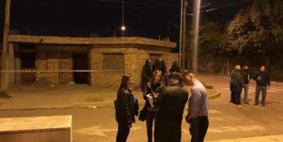 Ex policía mató a su pareja y luego intentó suicidarse