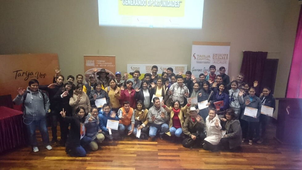 Buscan situar a la apicultura como alternativa económica en Tarija