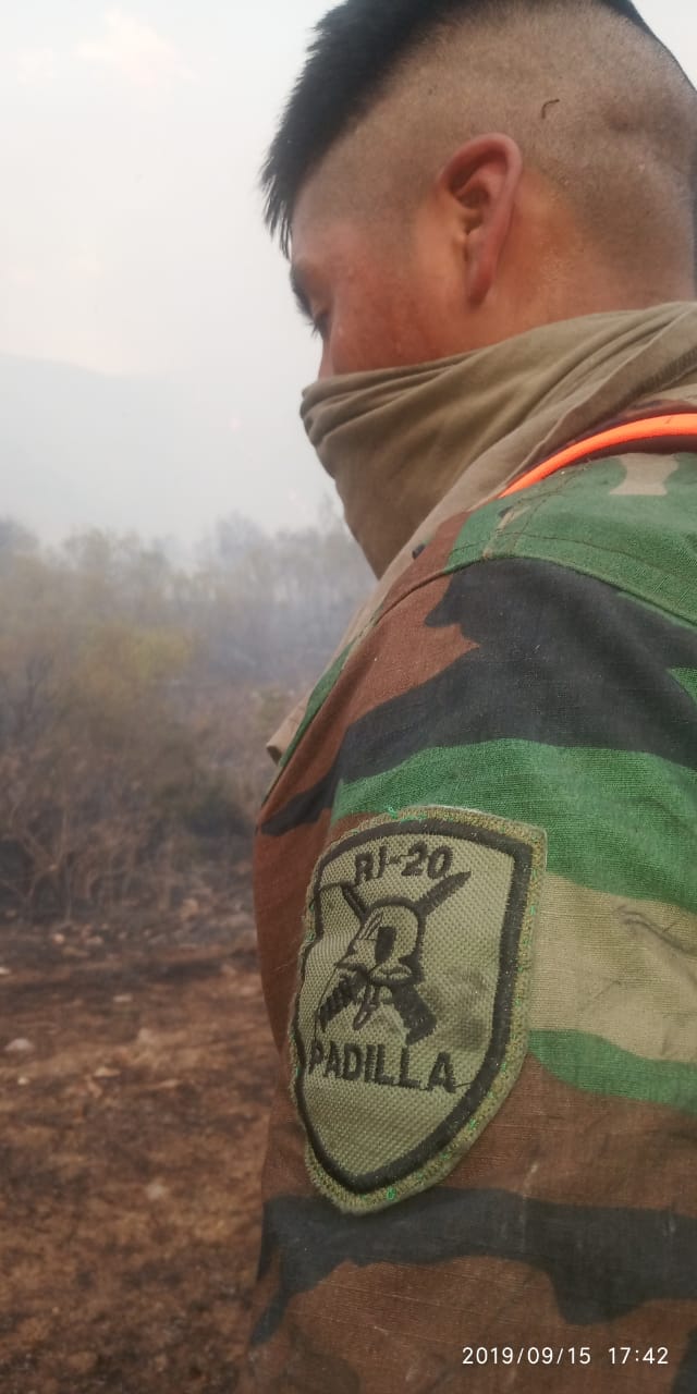 Soldados del Regimiento Padilla y su labor silenciosa en el incendio de Tarija